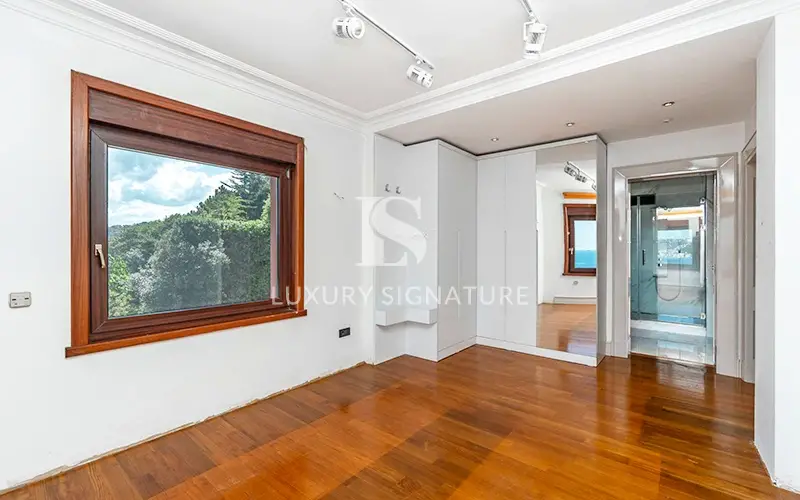 Luxury Signature Property