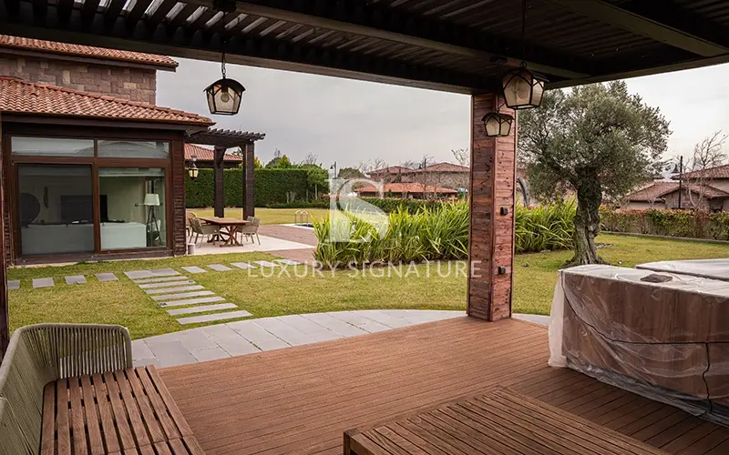 Luxury Signature مشاور املاک