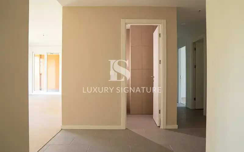 Luxury Signature مشاور املاک
