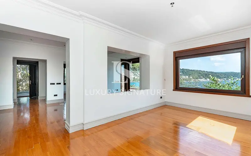 Luxury Signature Property