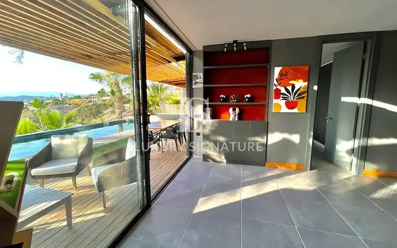 Luxury Signature مشاور املاک