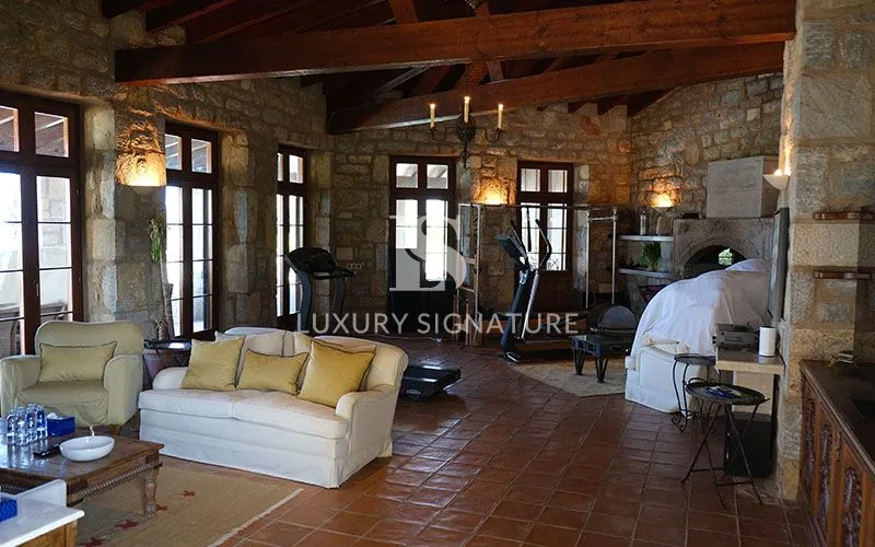 Luxury Signature Property