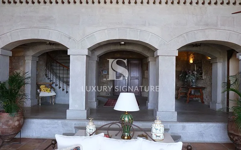 Luxury Signature Property