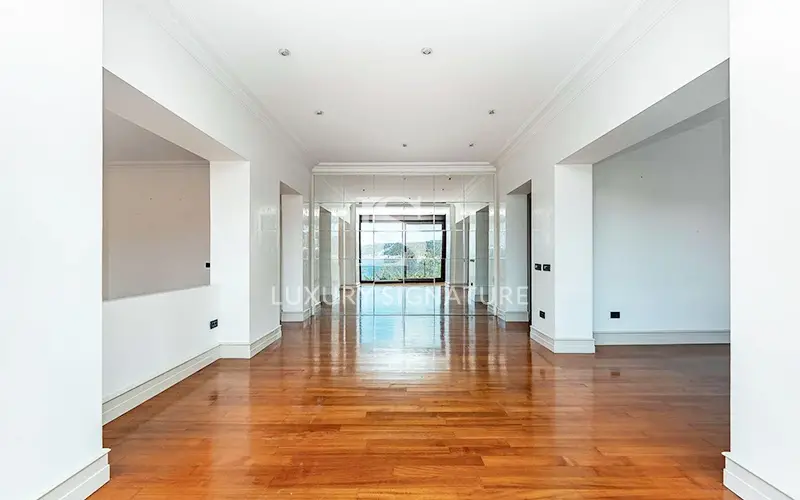 Luxury Signature Property