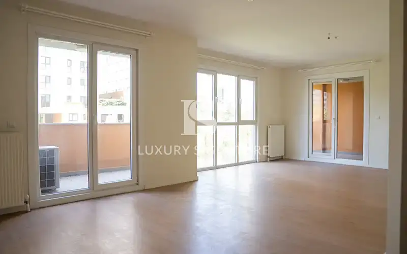 Luxury Signature مشاور املاک