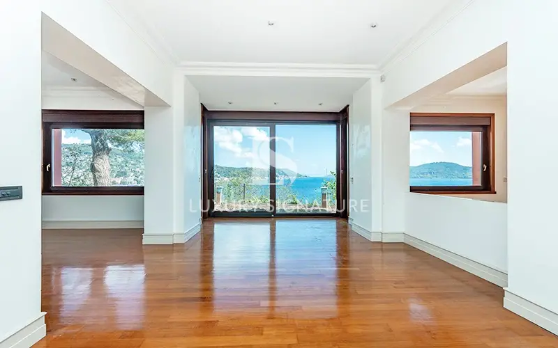 Luxury Signature Property