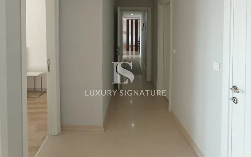 Luxury Signature مشاور املاک