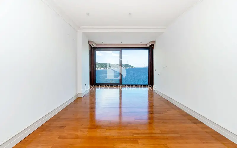 Luxury Signature Property