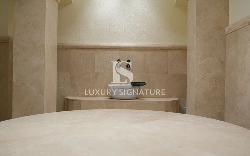 Luxury Signature مشاور املاک