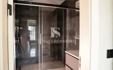 Luxury Signature مشاور املاک 