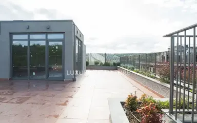 Luxury Signature مشاور املاک