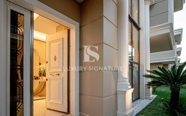 Luxury Signature مشاور املاک