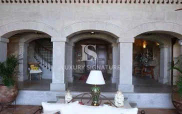 Luxury Signature مشاور املاک