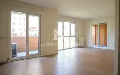 Luxury Signature مشاور املاک