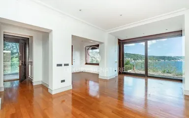 Luxury Signature Property