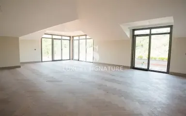 Luxury Signature مشاور املاک