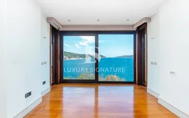 Luxury Signature Property