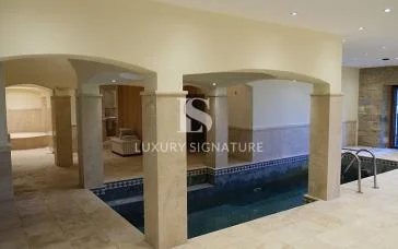 Luxury Signature مشاور املاک