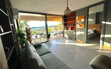 Luxury Signature مشاور املاک 