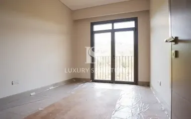 Luxury Signature مشاور املاک